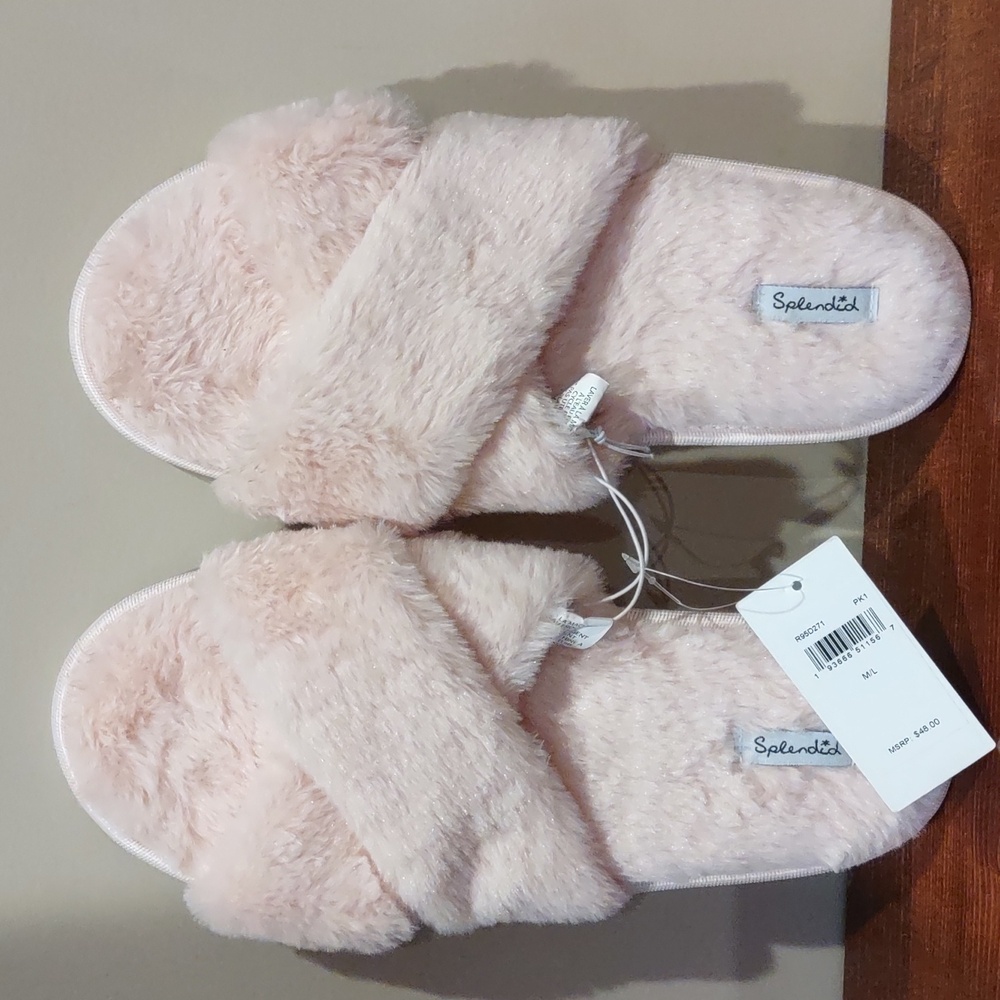 Splendid Pink Plush Slippers M-L Nwt Plush Soft,